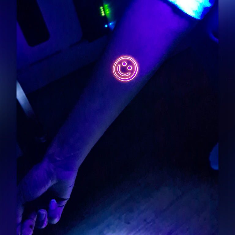 Glow in the Dark Peace & Flowers - Pack.