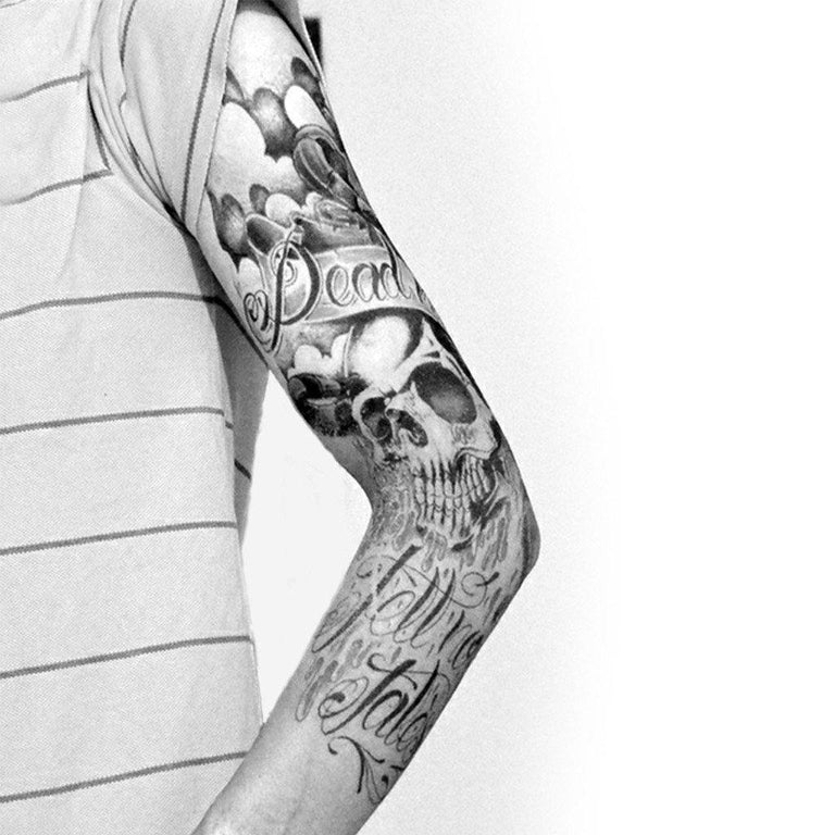 Tatouage éphémère : "Dead Men Tell No Tales" B&W Sleeve - ArtWear Tattoo - Tatouage temporaire